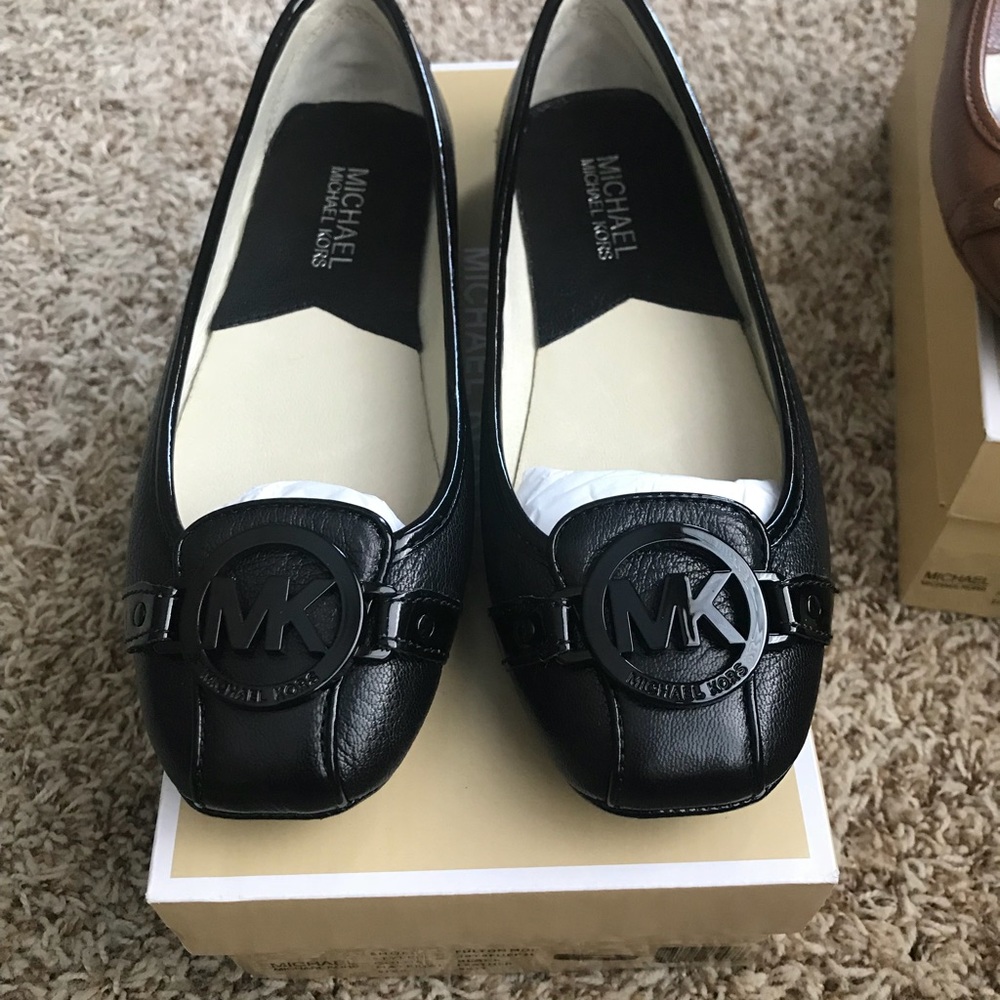💯% Authentic MK flat Shoes